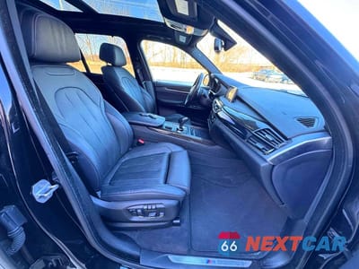 Piąte zdjęcie samochodu w środku: 2018 BMW X5 XDRIVE50I VIN:5UXKR6C55J0U15260 - miniatura