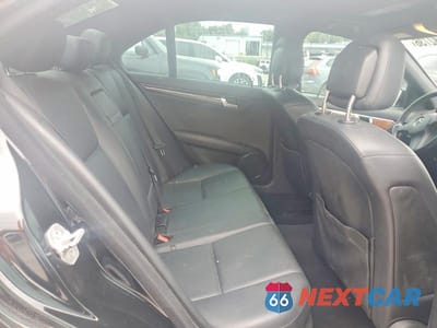 Zdjęcie 10 z 12 samochodu: 2011 MERCEDES-BENZ C 300 4MATIC VIN:WDDGF8BB0BR157946 - miniatura