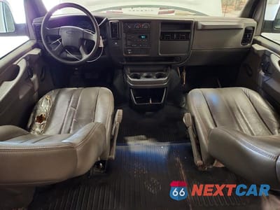 Zdjęcie 8 z 13 samochodu: 2005 CHEVROLET EXPRESS 2500 DELIVERY VAN VIN:1GCGG25U451119043 - miniatura