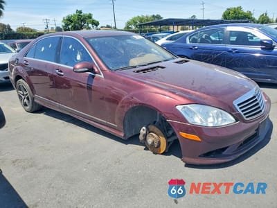 Czwarte zdjęcie samochodu z boku: 2008 MERCEDES-BENZ S 550 VIN:WDDNG71X78A221466 - miniatura