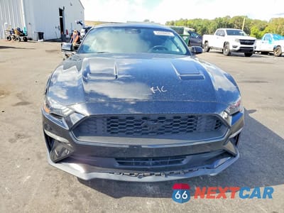 Piąte zdjęcie samochodu w środku: 2022 FORD MUSTANG VIN:1FA6P8TH4N5135312 - miniatura