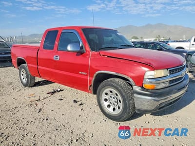 Czwarte zdjęcie samochodu z boku: 2002 CHEVROLET SILVERADO K1500 VIN:1GCEK19T22E141788 - miniatura