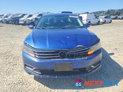 Piąte zdjęcie samochodu w środku: 2016 VOLKSWAGEN PASSAT SE VIN:1VWBT7A39GC061726 - miniatura