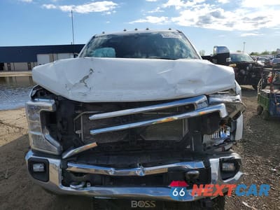 Piąte zdjęcie samochodu w środku: 2022 FORD F350 SUPER DUTY VIN:1FT8W3BTXNEC59597 - miniatura