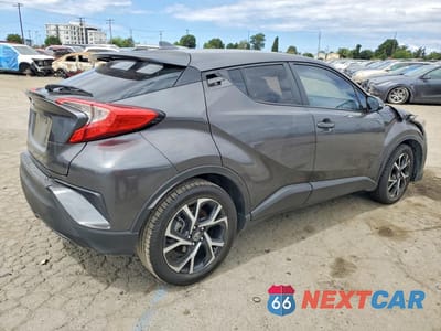 Trzecie zdjęcie samochodu z tyłu: 2018 TOYOTA C-HR XLE VIN:NMTKHMBX1JR030026 - miniatura