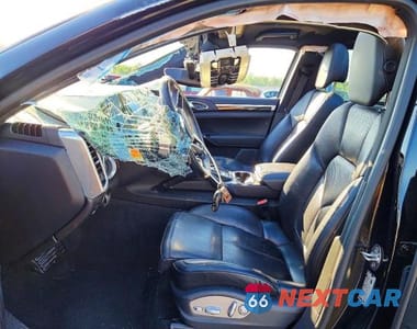 Zdjęcie 7 z 13 samochodu: 2017 PORSCHE CAYENNE VIN:WP1AA2A26HKA91660 - miniatura