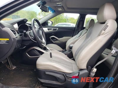 Zdjęcie 7 z 12 samochodu: 2013 HYUNDAI VELOSTER BASE VIN:KMHTC6AD3DU099190 - miniatura