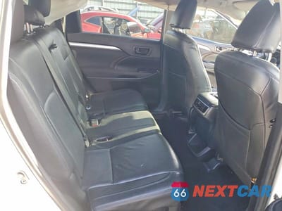 Zdjęcie 11 z 13 samochodu: 2019 TOYOTA HIGHLANDER LE VIN:5TDZARFH5KS060135 - miniatura