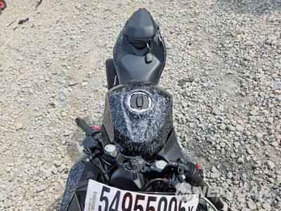 Piąte zdjęcie samochodu w środku: 2025 KAWASAKI EX500 A VIN:ML5EXGJ16SDA40187 - miniatura