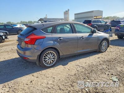 Piąte zdjęcie samochodu w środku: 2013 FORD FOCUS TITANIUM VIN:1FADP3N28DL158315 - miniatura