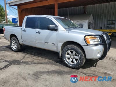 Czwarte zdjęcie samochodu z boku: 2010 NISSAN TITAN SE VIN:1N6BA0EC5AN324586 - miniatura