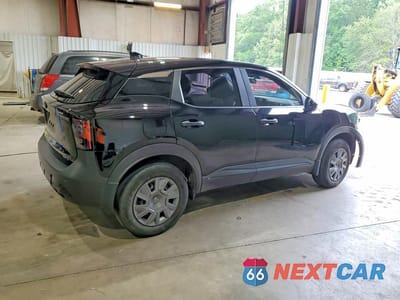Trzecie zdjęcie samochodu z tyłu: 2025 NISSAN KICKS S VIN:3N8AP6BB4SL314357 - miniatura