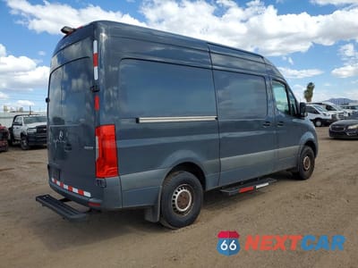 Trzecie zdjęcie samochodu z tyłu: 2019 MERCEDES BENZ SPRINTER 2500 DELIVERY VAN VIN:WD4PF0CD7KP101743 - miniatura