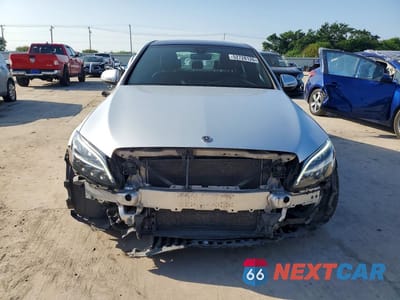Piąte zdjęcie samochodu w środku: 2019 MERCEDES-BENZ C 300 4MATIC VIN:55SWF8EB9KU301855 - miniatura