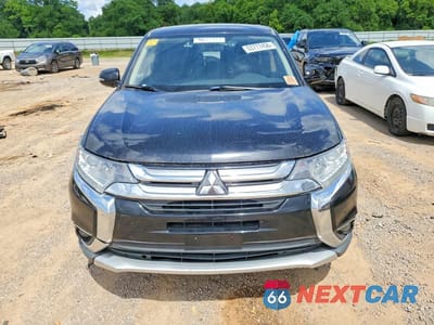 Piąte zdjęcie samochodu w środku: 2018 MITSUBISHI OUTLANDER SE VIN:JA4AD3A38JJ005441 - miniatura
