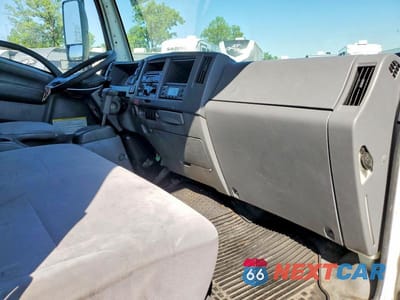 Zdjęcie 8 z 13 samochodu: 2016 ISUZU NQR REFRIGERATED BOX TRUCK VIN:JALE5W166G7900074 - miniatura