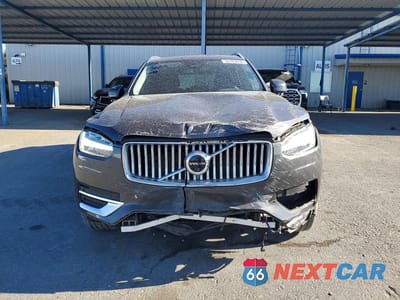 Piąte zdjęcie samochodu w środku: 2024 VOLVO XC90 PLUS VIN:YV4L12PE7R1235703 - miniatura
