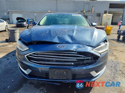 Piąte zdjęcie samochodu w środku: 2018 FORD FUSION SE VIN:3FA6P0HD5JR126407 - miniatura