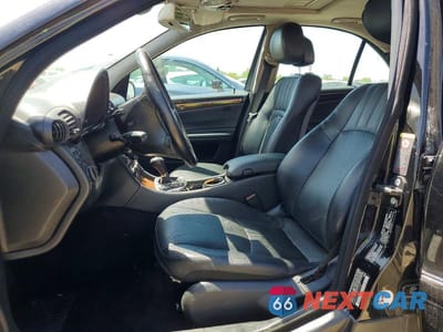 Zdjęcie 7 z 12 samochodu: 2006 MERCEDES-BENZ C 350 4MATIC VIN:WDBRF87H56F747307 - miniatura