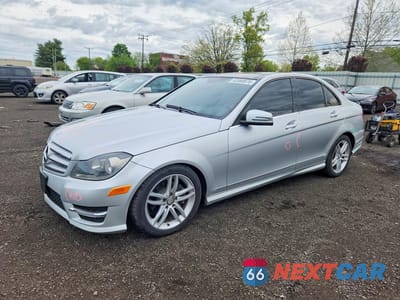 2012 MERCEDES-BENZ C 300 4MATIC WDDGF8BBXCR209553 - główne zdjęcie licytacji z USA - miniatura