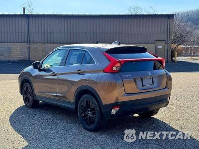 Trzecie zdjęcie samochodu z tyłu: 2019 MITSUBISHI ECLIPSE CROSS LE VIN:JA4AT4AA7KZ019793 - miniatura