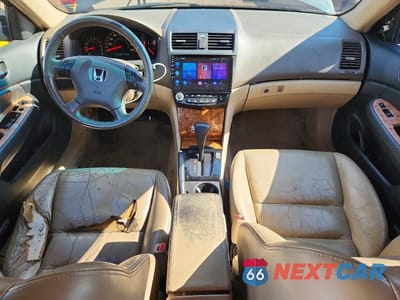 Zdjęcie 8 z 12 samochodu: 2004 HONDA ACCORD EX VIN:1HGCM56834A095103 - miniatura