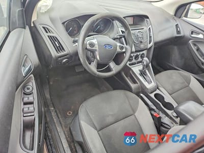 Zdjęcie 8 z 12 samochodu: 2014 FORD FOCUS SE VIN:1FADP3F2XEL335866 - miniatura