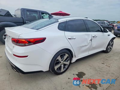 Trzecie zdjęcie samochodu z tyłu: 2020 KIA OPTIMA S VIN:5XXGT4L37LG418089 - miniatura
