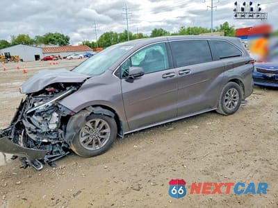 2023 TOYOTA SIENNA XLE 5TDYRKEC9PS151577 - główne zdjęcie licytacji z USA - miniatura