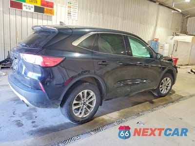 Trzecie zdjęcie samochodu z tyłu: 2021 FORD ESCAPE SE VIN:1FMCU9G65MUA16463 - miniatura