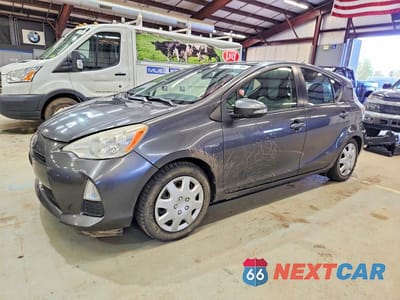 2013 TOYOTA PRIUS C ONE JTDKDTB32D1533120 - główne zdjęcie licytacji z USA - miniatura