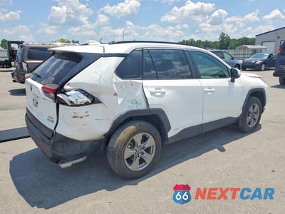Trzecie zdjęcie samochodu z tyłu: 2024 TOYOTA RAV4 HYBRID XLE VIN:4T3RWRFV6RU115336 - miniatura