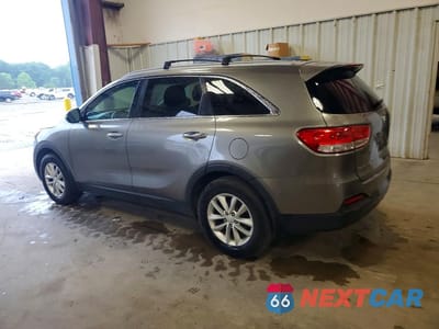 Drugie zdjęcie samochodu z przodu: 2017 KIA SORENTO LX VIN:5XYPG4A39HG192437 - miniatura