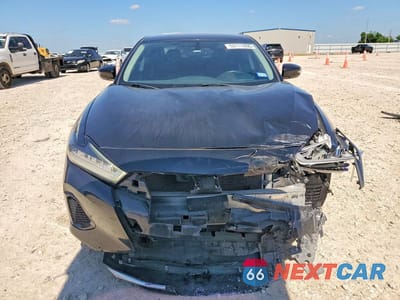 Piąte zdjęcie samochodu w środku: 2019 NISSAN MAXIMA 3.5 SV VIN:1N4AA6AV0KC366255 - miniatura