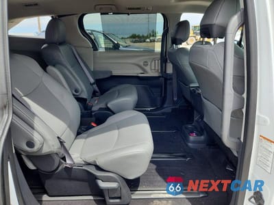 Zdjęcie 11 z 13 samochodu: 2023 TOYOTA SIENNA XLE VIN:5TDJSKFC4PS094774 - miniatura