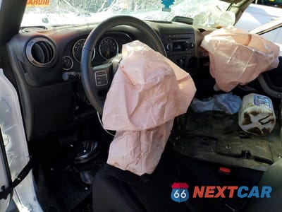 Zdjęcie 8 z 12 samochodu: 2018 JEEP WRANGLER SPORT VIN:1C4AJWAG7JL829941 - miniatura