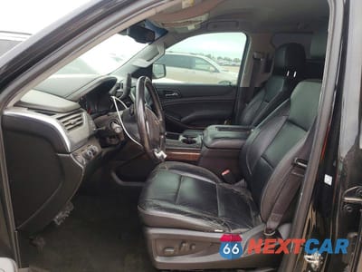 Zdjęcie 7 z 13 samochodu: 2018 CHEVROLET SUBURBAN K1500 LT VIN:1GNSKHKC8JR208821 - miniatura