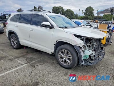 Czwarte zdjęcie samochodu z boku: 2015 TOYOTA HIGHLANDER XLE VIN:5TDKKRFH1FS090172 - miniatura