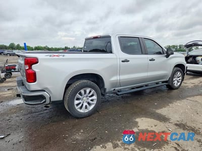 Trzecie zdjęcie samochodu z tyłu: 2021 CHEVROLET SILVERADO K1500 CUSTOM VIN:3GCPYBEK8MG236765 - miniatura