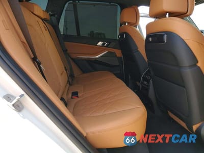 Zdjęcie 11 z 14 samochodu: 2026 BMW X5 XDRIVE50E VIN:5UX43EU03T9317351 - miniatura