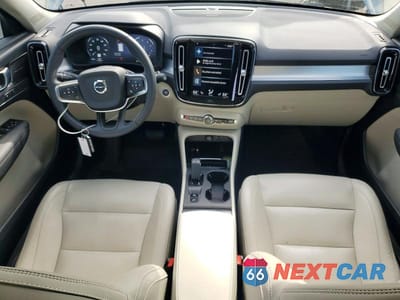Zdjęcie 8 z 12 samochodu: 2021 VOLVO XC40 T5 MOMENTUM VIN:YV4162UK6M2561949 - miniatura