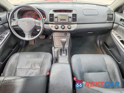 Zdjęcie 8 z 12 samochodu: 2005 TOYOTA CAMRY SE VIN:4T1BE32K75U518435 - miniatura