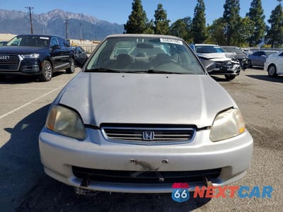 Piąte zdjęcie samochodu w środku: 1998 HONDA CIVIC VIN:2HGEJ6573WH579373 - miniatura
