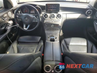 Zdjęcie 8 z 12 samochodu: 2016 MERCEDES-BENZ C 300 VIN:55SWF4JB7GU147927 - miniatura