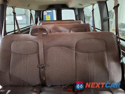 Zdjęcie 10 z 13 samochodu: 2003 CHEV EXPRESS G3500 VIN:1GAHG39U531131664 - miniatura