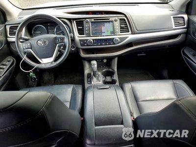 Zdjęcie 8 z 12 samochodu: 2018 TOYOTA HIGHLANDER XLE VIN:5TDJZRFH3JS857097 - miniatura