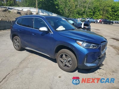 Czwarte zdjęcie samochodu z boku: 2023 BMW X1 XDRIVE28I VIN:WBX73EF04P5W38858 - miniatura