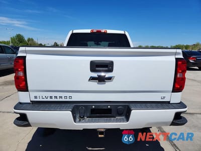 Zdjęcie 6 z 12 samochodu: 2017 CHEVROLET SILVERADO K1500 LT VIN:3GCUKREC6HG431016 - miniatura