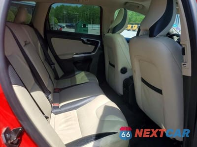 Zdjęcie 11 z 13 samochodu: 2010 VOLVO XC60 T6 VIN:YV4992DZ5A2102429 - miniatura
