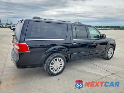 Trzecie zdjęcie samochodu z tyłu: 2011 LINCOLN NAVIGATOR L VIN:5LMJJ3H5XBEJ06733 - miniatura